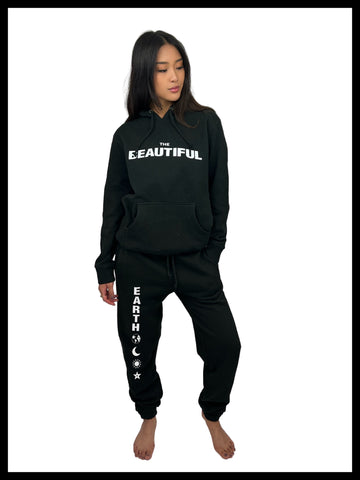 THE BASE SWEATPANT in ONYX on RACHEL THE BEAUTIFUL EARTH | Conscious Clothing Brand + Healthy Essentials